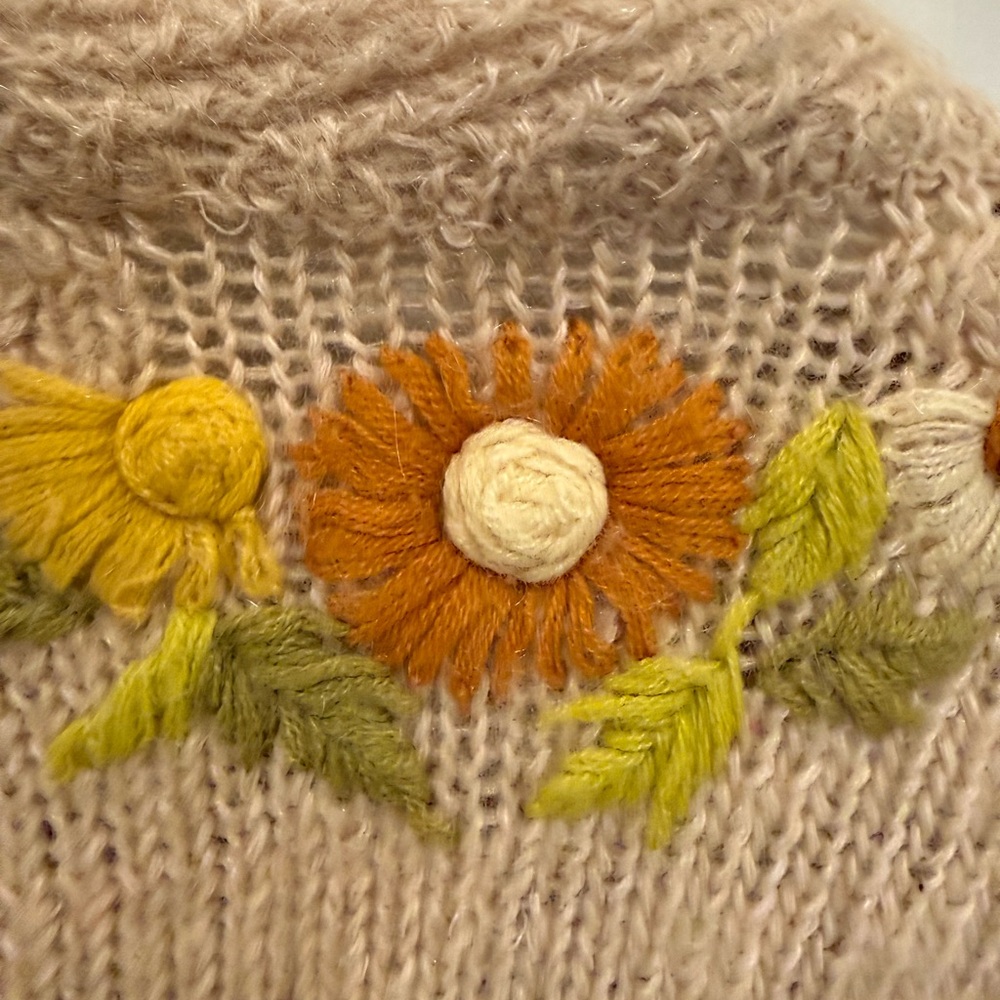 Vintage wool embroidered floral cardigan sweater small - Picture 4 of 10